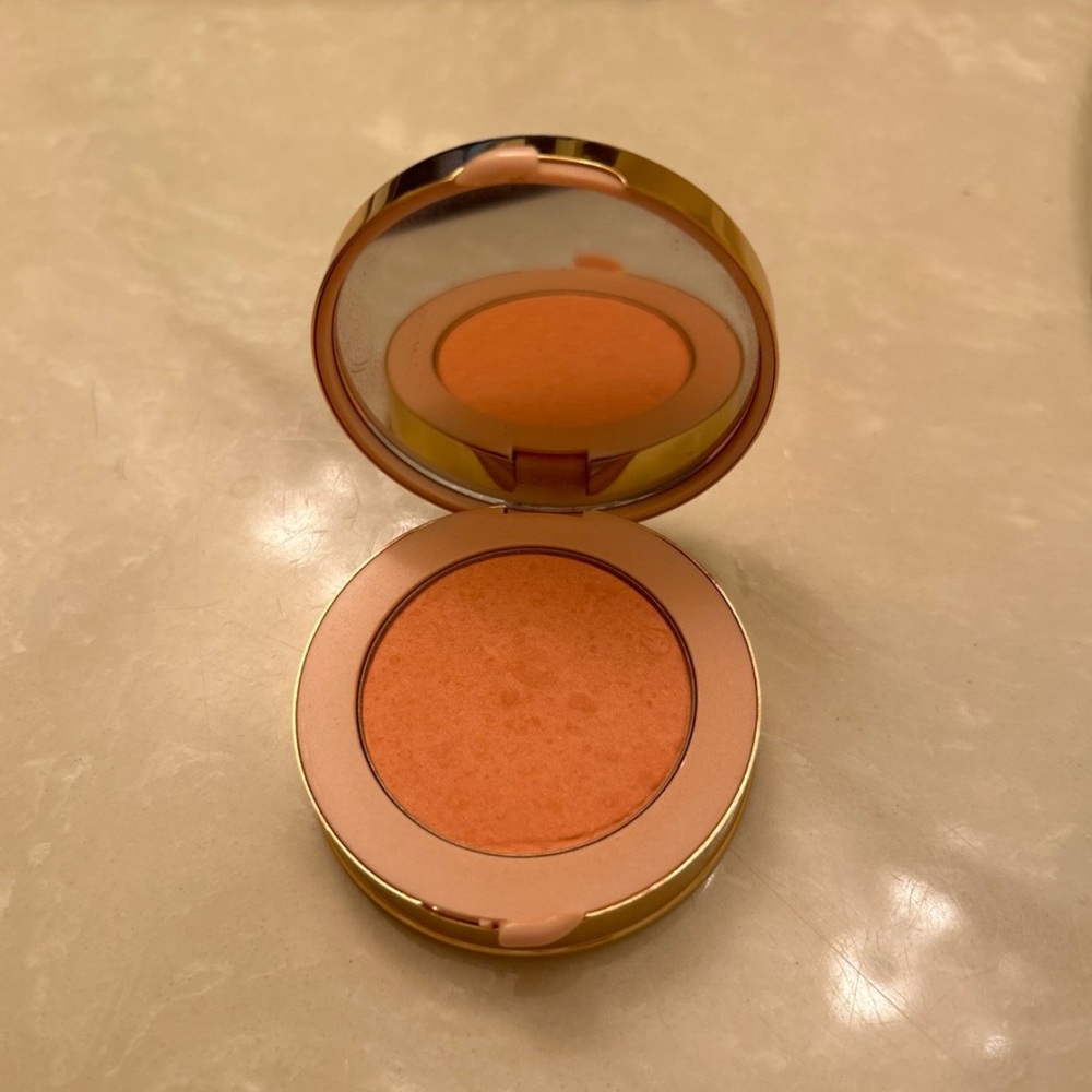Gucci Tender Apricot Blush